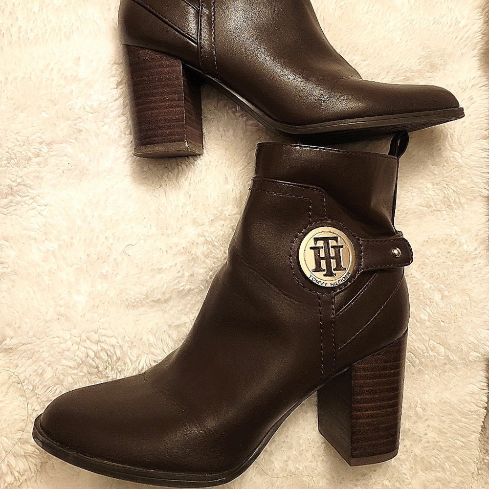 Tommy Hilfiger Dena Dark Brown Block Booties